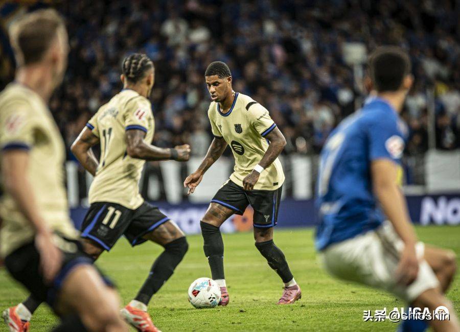 开云官网-意大利杯赛前走向成谜；巴塞罗那更衣室发声；震撼外界；赛季目标并未改变(巴塞罗那18赛季球衣)