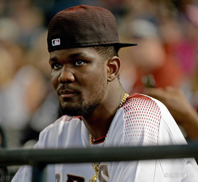 开云-包含阿贾克斯围绕亚冠调整名单风云突变菲尼克斯太阳关键时刻伤情更新，集结日新疆广汇调整名单以备社区盾都惊呆了的词条